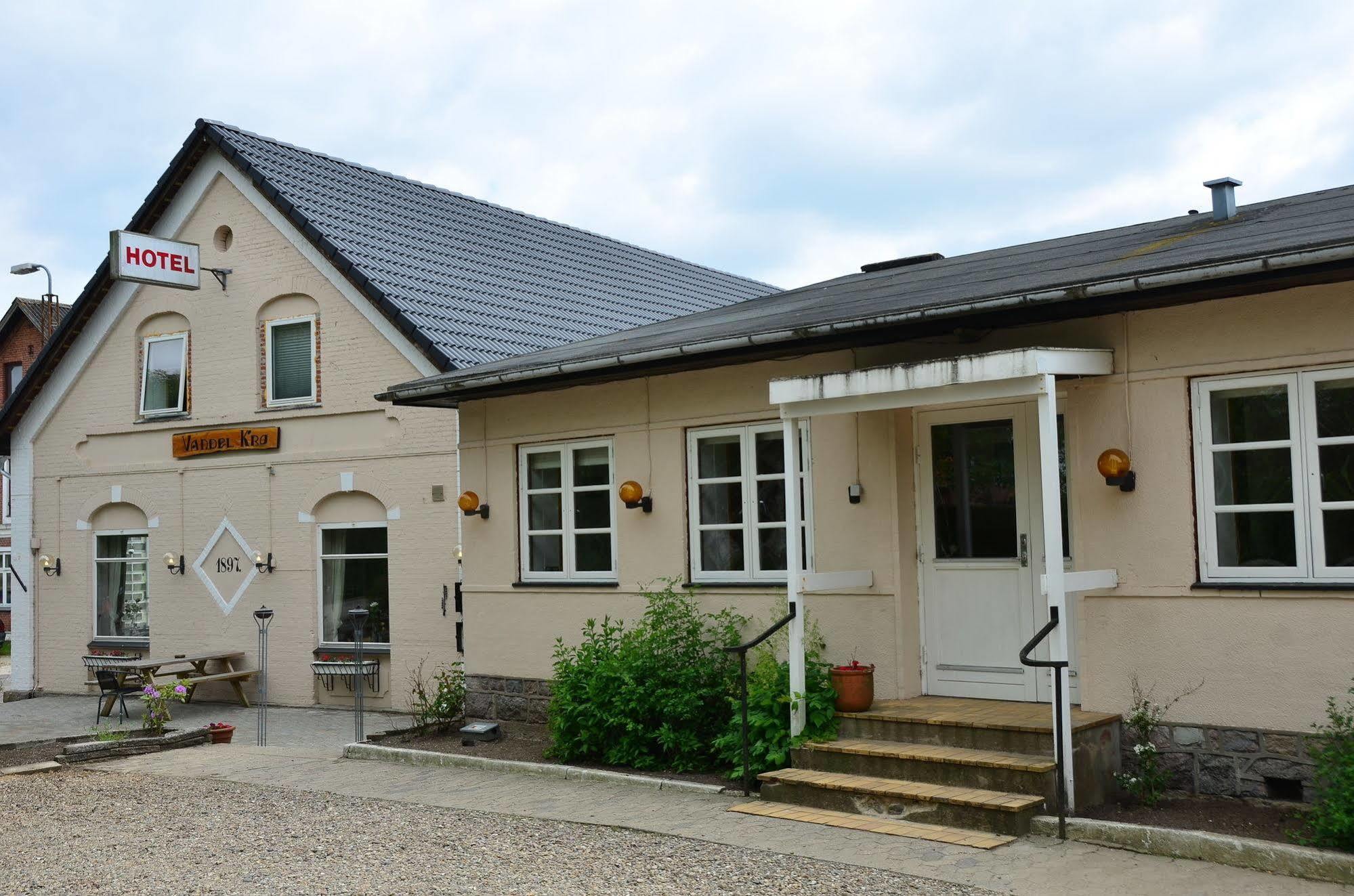 Vandel Hotel - Bed & Breakfast Billund Extérieur photo